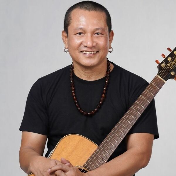 File:Singer-Win-Ko-Khaing.jpg
